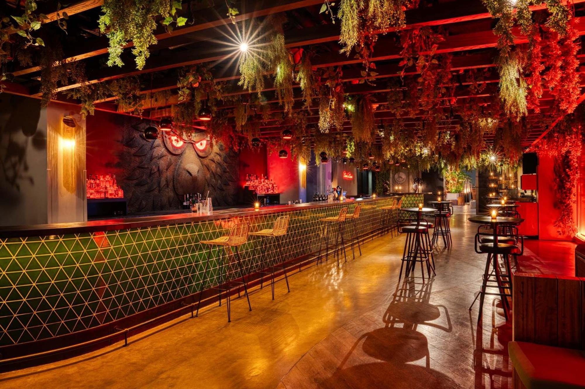 25Hours Hotel Dubai One Central ภายนอก รูปภาพ The interior of the nightclub