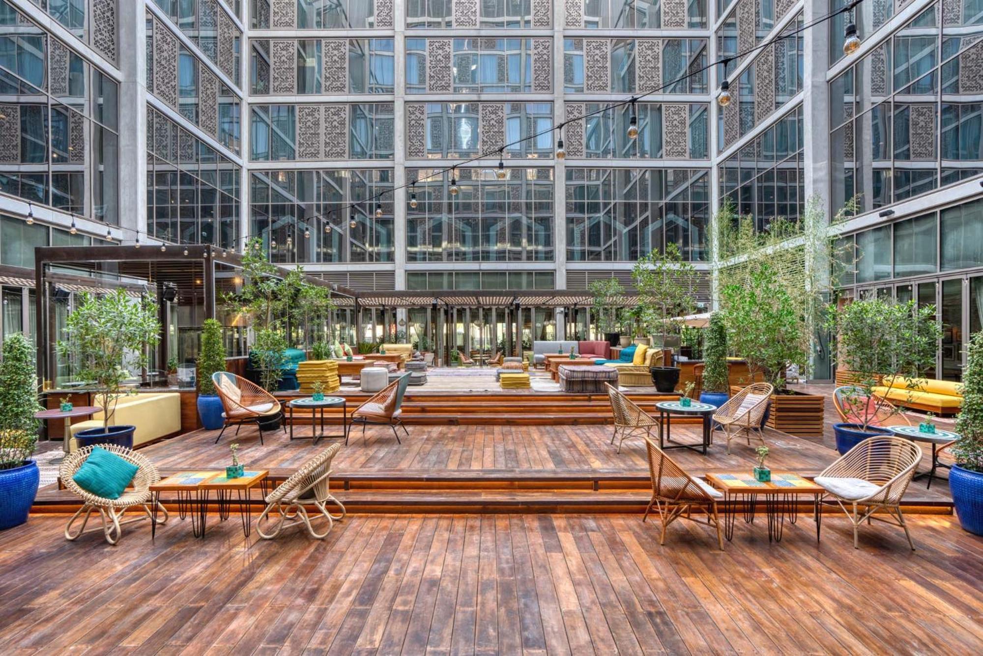 25Hours Hotel Dubai One Central ภายนอก รูปภาพ The hotel's atrium